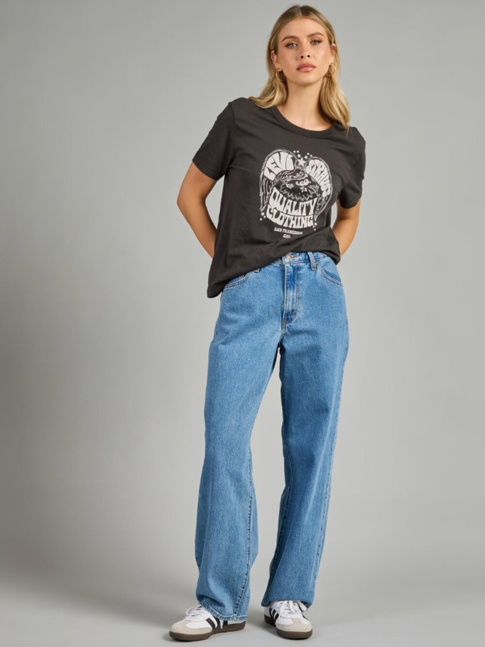 NWT LEVI'S Baggy Dad Women's Jeans